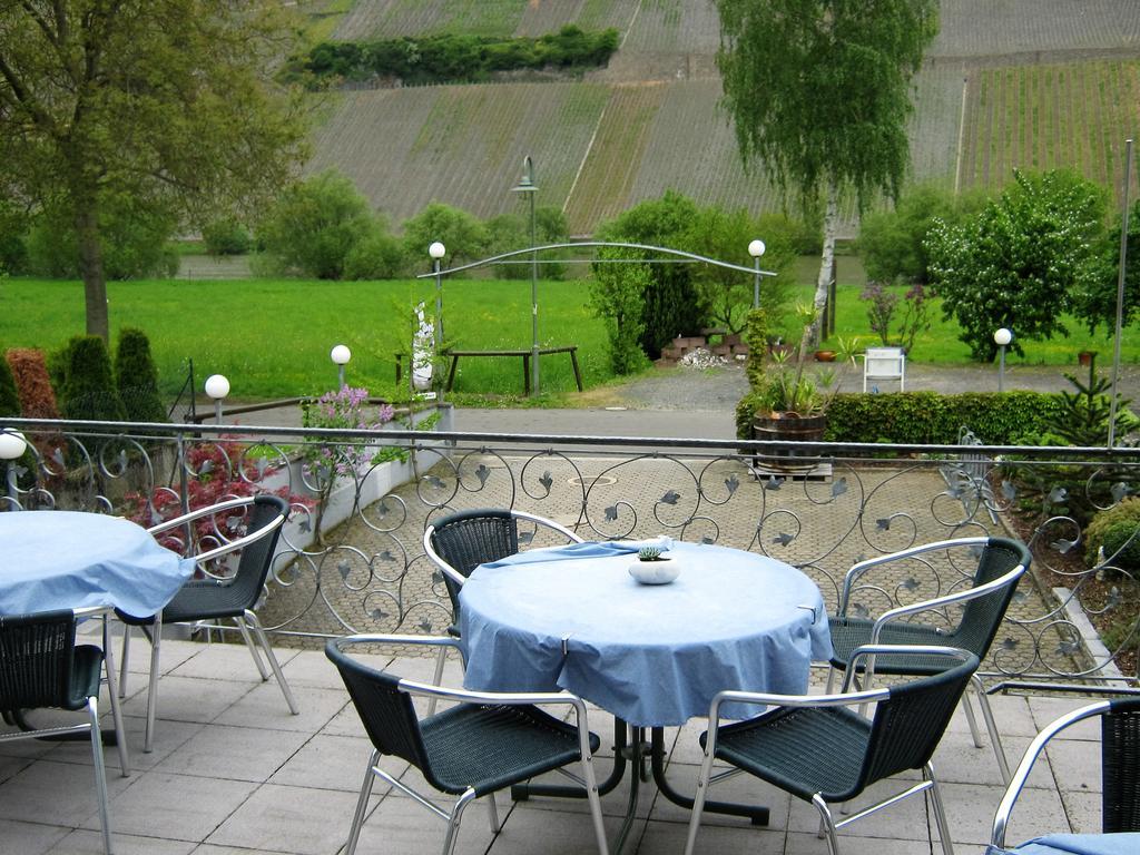 Gaestehaus Schneider Brauneberg Exterior foto